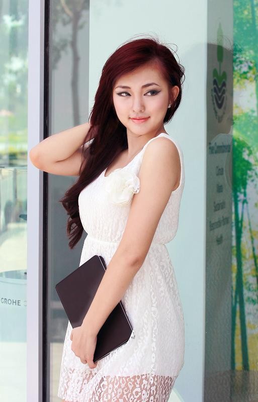 >>Những hotgirl xinh đẹp làm điên đảo cư dân mạng Những nữ sinh đẹp mê hồn giữa đầm sen >>Phát sốt vì vẻ đẹp baby của cô giáo tương lai >>So độ siêu kute của những nữ sinh đình đám nhất Thủ đô >>Phát sốt vì 4 nữ giáo viên xinh đẹp >>Cư dân mạng "điên đảo" vì nhan sắc nữ sinh Trương Tân Uyển >>Hoa khôi ĐH Thương Mại 2012 duyên dáng áo dài